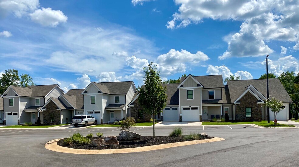 Primary Photo Of 106 Airport Rd NE, Milledgeville Apartments For Sale