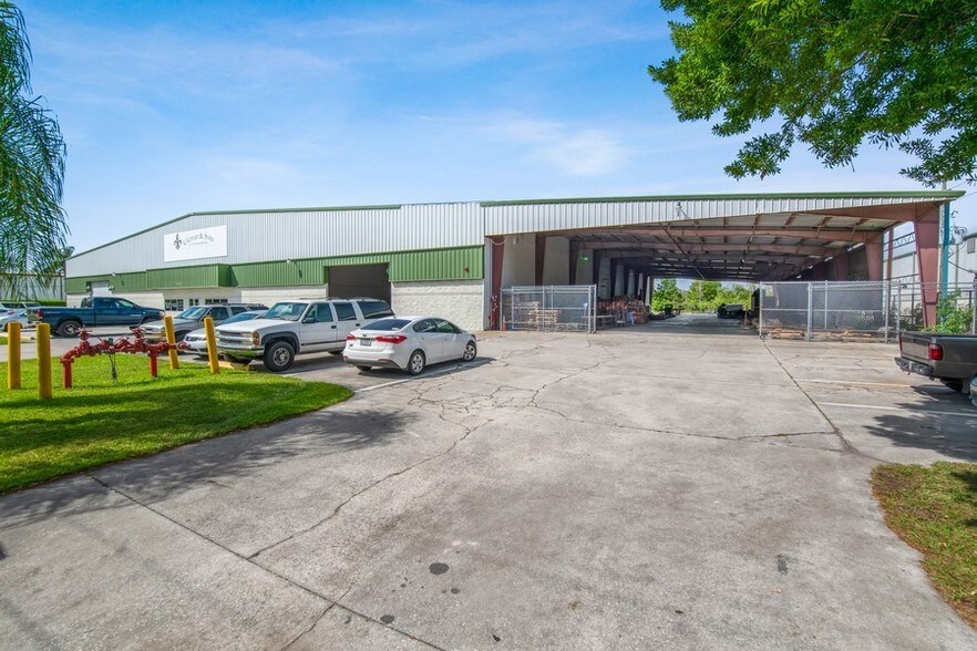 More Photos Of 110 Tech Dr, Sanford Warehouse For Sale