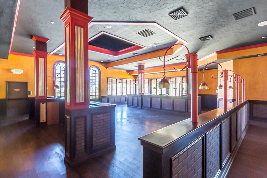 More Photos Of 1800 Churn Creek Rd, Redding Restaurant For Lease
