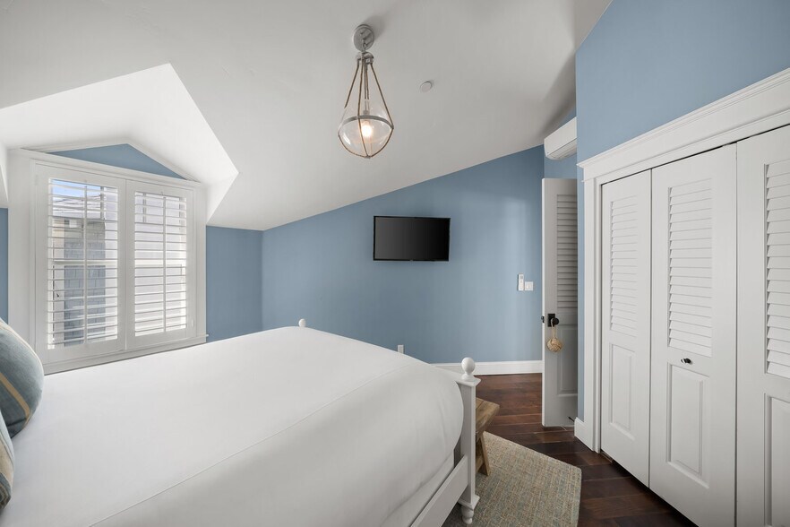 More Photos Of 74 San Francisco St, Avila Beach Flex For Sale