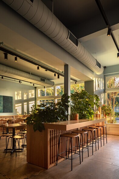 More Photos Of 1025 Abbot Kinney Blvd, Venice Storefront Retail Office For Lease