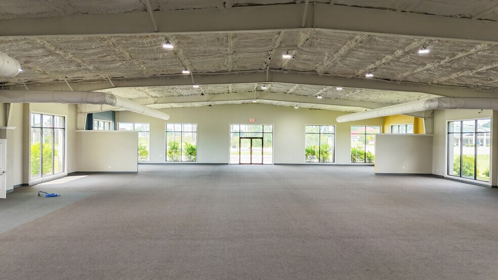 More Photos Of 1205 W Parker St, Baxley Freestanding For Lease