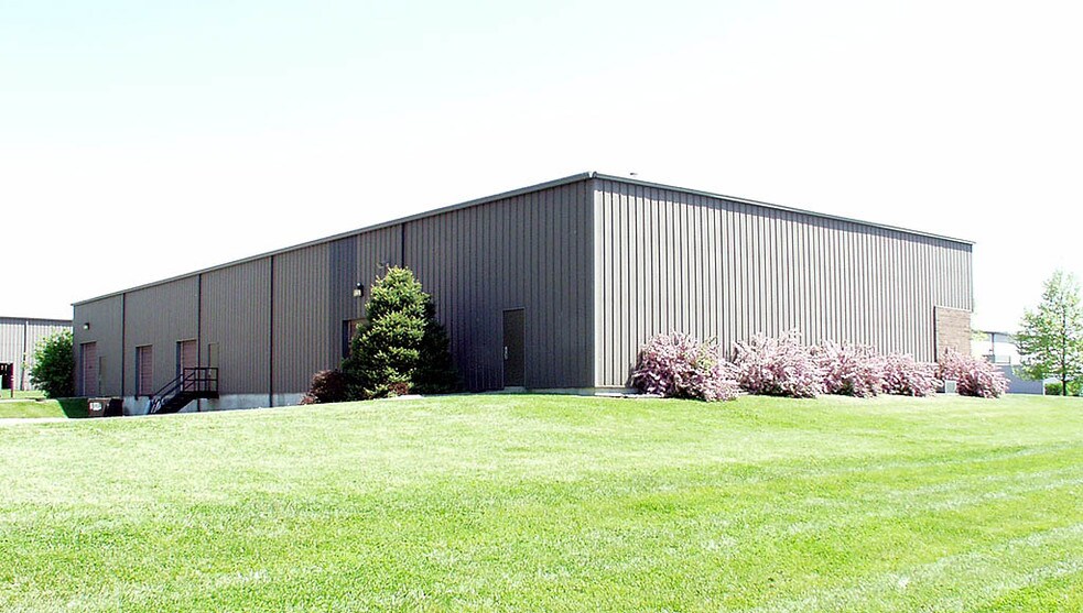More Photos Of 6170-6174 Centre Park Dr, West Chester Manufacturing For Lease