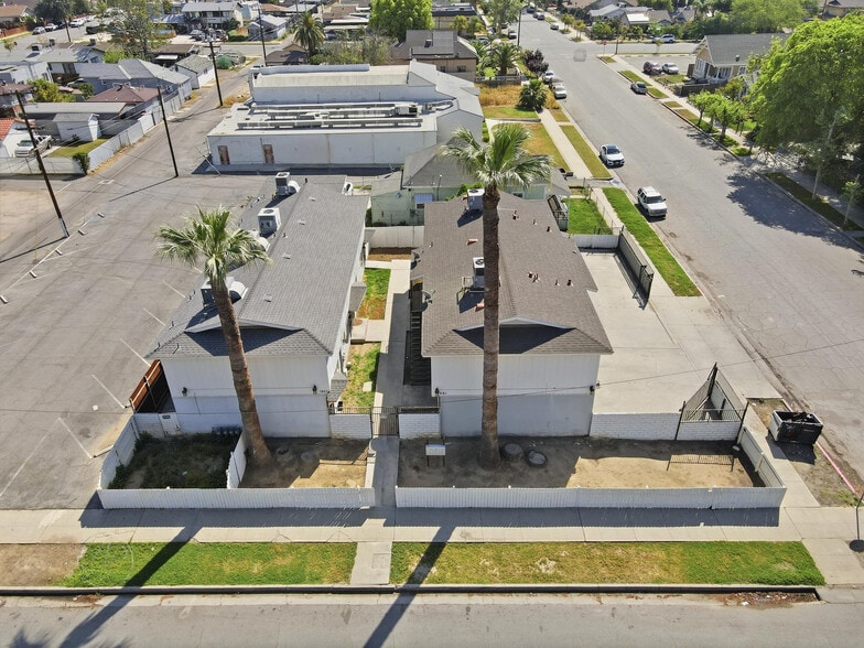 More Photos Of 1401 Baker St, Bakersfield Apartments For Sale