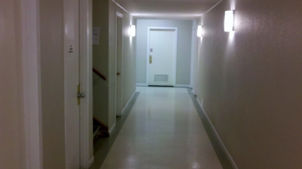 More Photos Of 33 E Magnolia St, Stockton Office For Lease