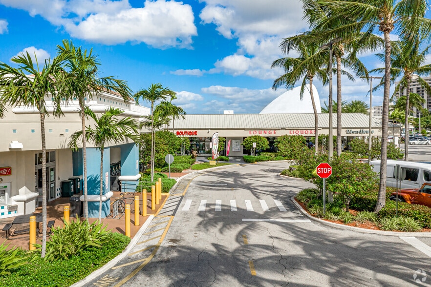 More Photos Of 4703-4763 N Ocean Dr, Sea Ranch Lakes General Retail For Lease