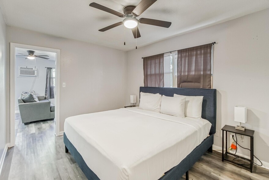 More Photos Of 4513 W McElroy Ave, Tampa Apartments For Sale