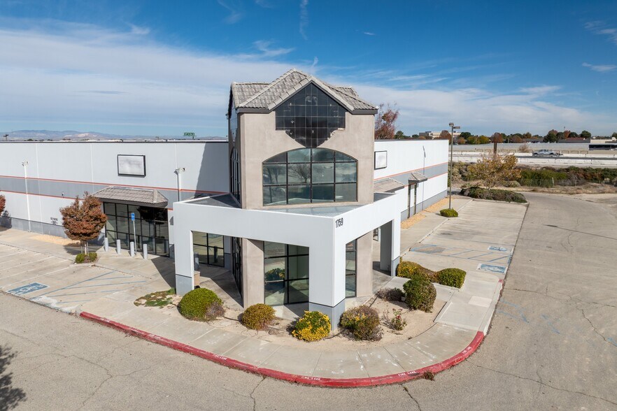 More Photos Of 1759 W Avenue J12, Lancaster Freestanding For Lease