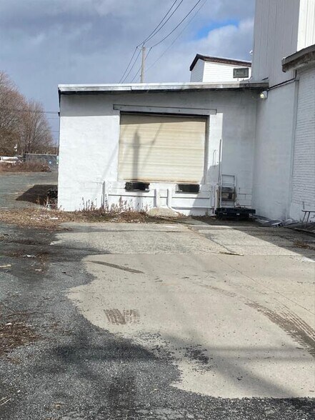 More Photos Of 111-135 Paine St, Troy Distribution For Sale