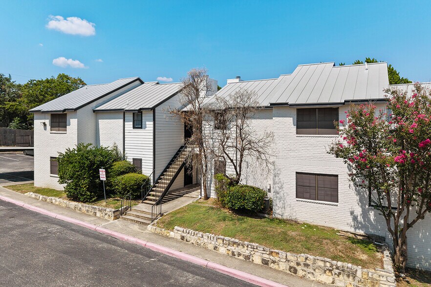 More Photos Of 7302 University Row, San Antonio Apartments For Sale