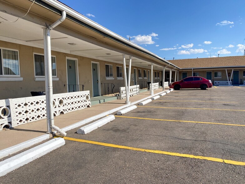 More Photos Of 909 W Lincolnway, Cheyenne Hotel For Sale