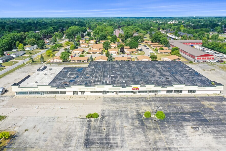 More Photos Of 2865-2885 Bay Rd, Saginaw Freestanding For Sale