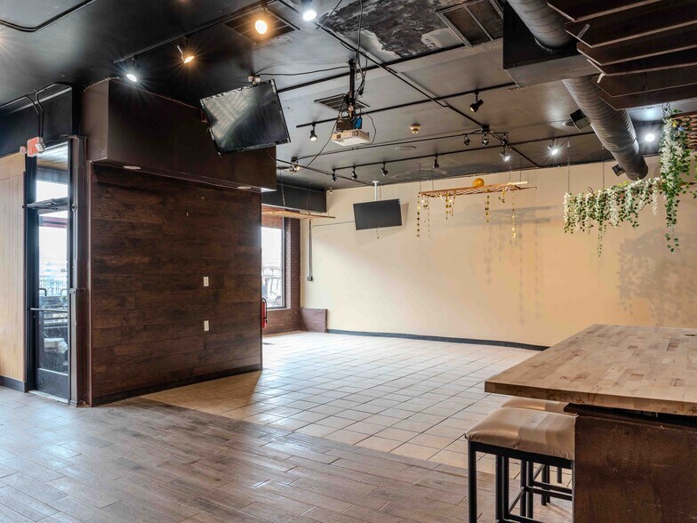 More Photos Of 210 E Galena Ave, Aurora Restaurant For Sale