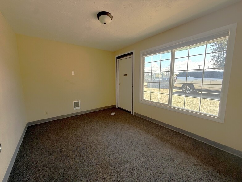 More Photos Of 2184 Broadway Ave, North Bend Office For Sale