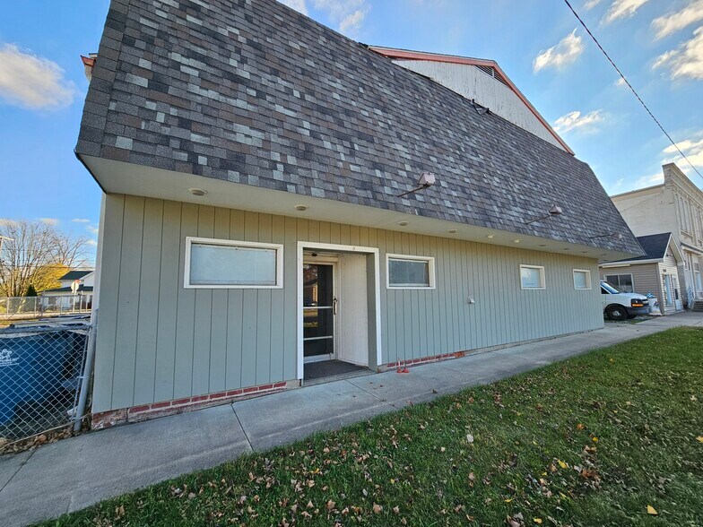 More Photos Of 17624 IN-37 Hwy, Harlan Light Distribution For Lease