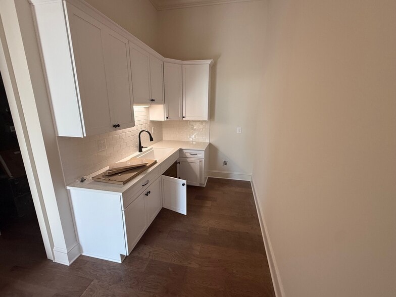 More Photos Of 2500 Interstate Dr, Opelika Medical For Lease