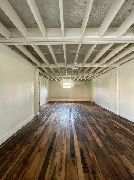 More Photos Of 34 Webb St, Roswell Restaurant For Lease