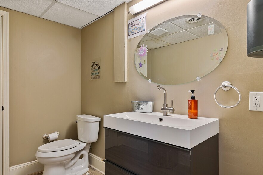 More Photos Of 104 N 19th St, Richmond Loft Creative Space For Sale