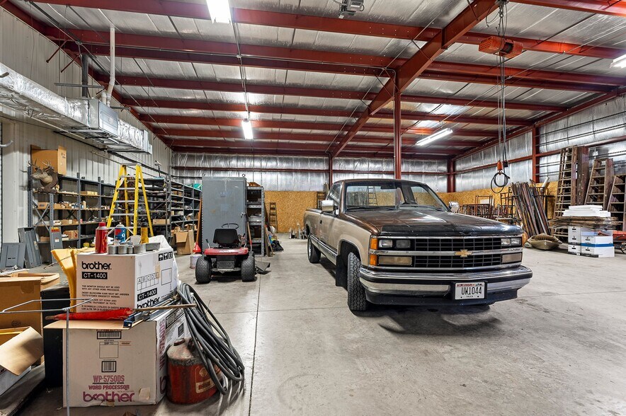 More Photos Of 1373 Kimberly Dr, Neenah Flex For Sale