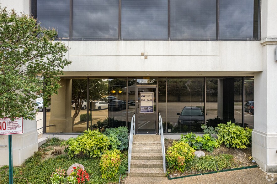 More Photos Of 4222 Trinity Mills Rd, Dallas Medical For Lease