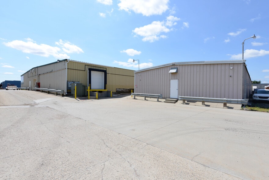 More Photos Of 3215 Main Ave, Fargo Storefront For Lease