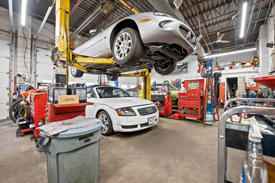 More Photos Of 72 Terry St, Patchogue Auto Repair For Sale
