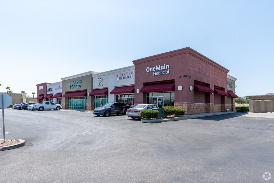 More Photos Of 39176-39532 10th St W, Palmdale Unknown For Lease