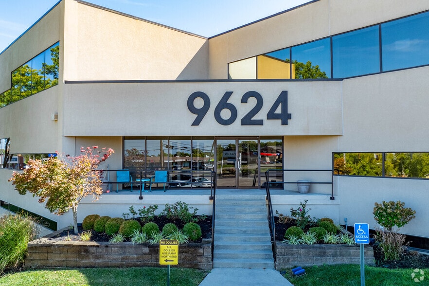 More Photos Of 9624 Cincinnati Columbus Rd, Cincinnati Office For Lease