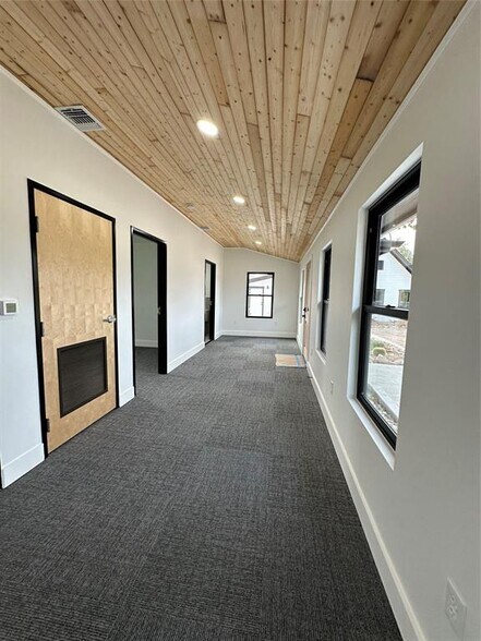 More Photos Of 27320 Ranch Road 12, Dripping Springs Office For Sale