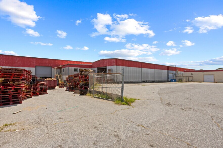 More Photos Of 1705 - 1709 Old Georgia Hwy, Gaffney Warehouse For Lease