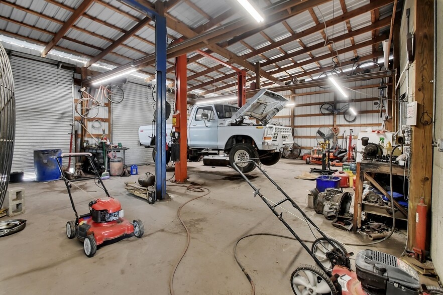 More Photos Of 309 S Florida Ave, Deland Auto Repair For Sale