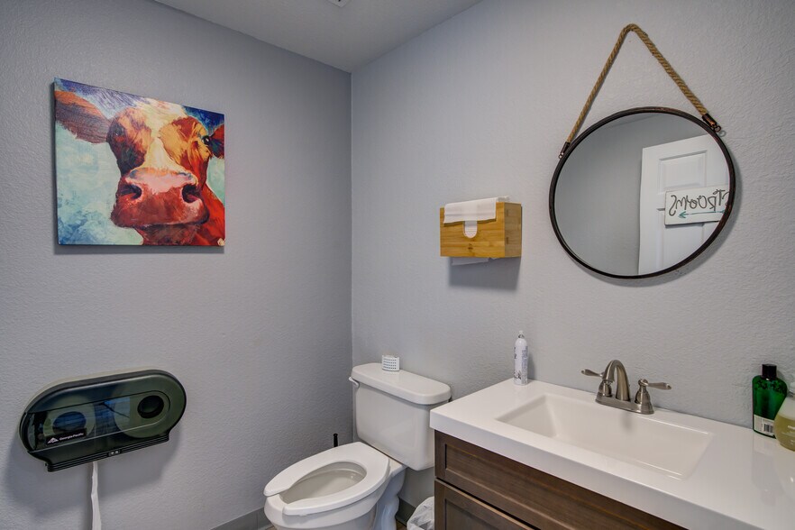 More Photos Of 2960 N Academy Blvd, Colorado Springs Office For Sale