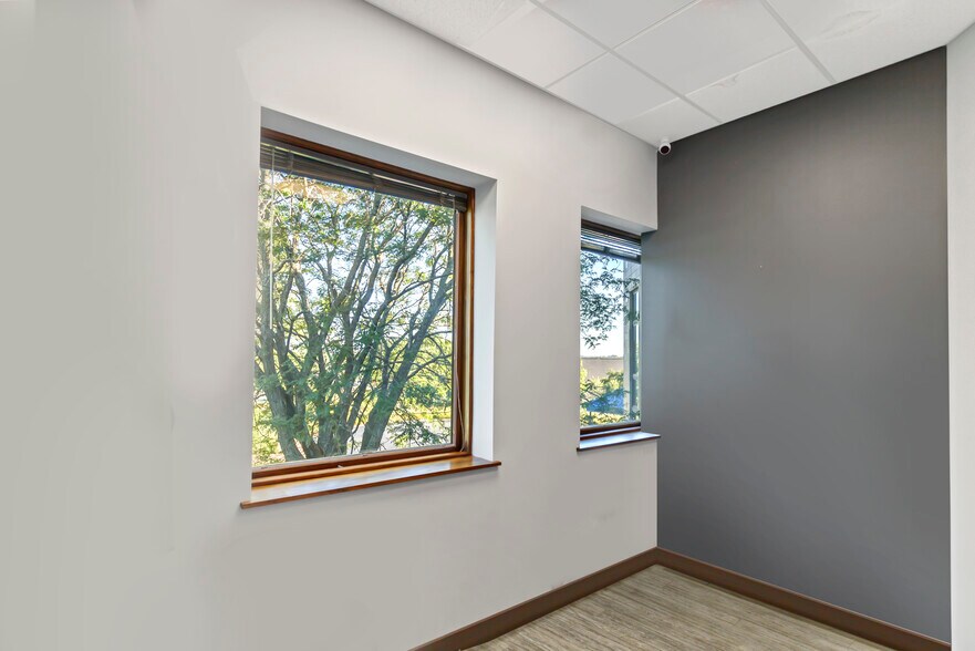 More Photos Of 1000 Randall Rd, Geneva Medical For Sale