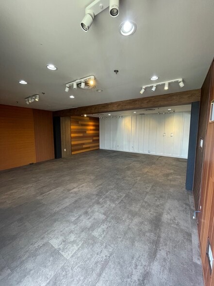 More Photos Of 14507-14535 112th Ave NW, Edmonton Warehouse For Sale