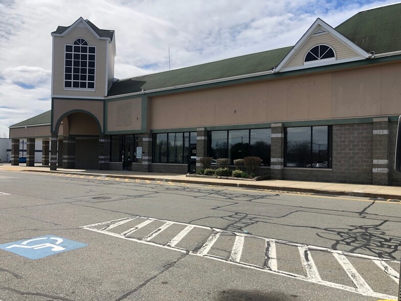 More Photos Of 1-42 Fairhaven Commons Way, Fairhaven Unknown For Lease