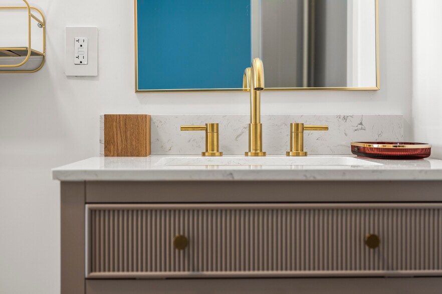 More Photos Of 9-13 Broadway St, Asheville Storefront Retail Office For Sale