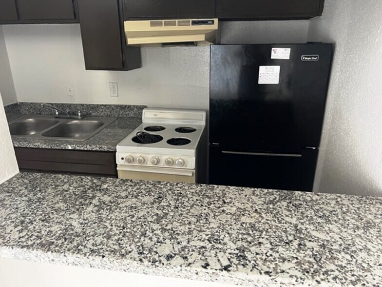 More Photos Of 7900 Creekbend Dr, Houston Apartments For Sale