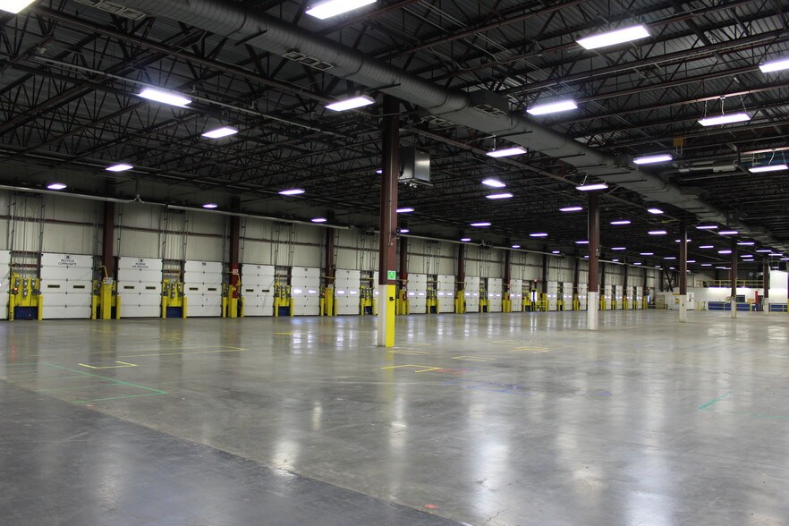 More Photos Of 208 Copper Top Ln NE, Cleveland Warehouse For Lease