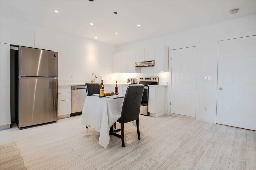 More Photos Of 62 Dunlop St W, Barrie Storefront Retail Residential For Sale