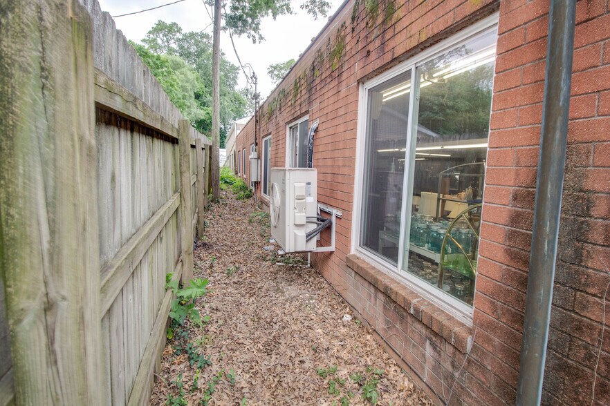 More Photos Of 1007 W Delmar Ave, Godfrey General Retail For Sale