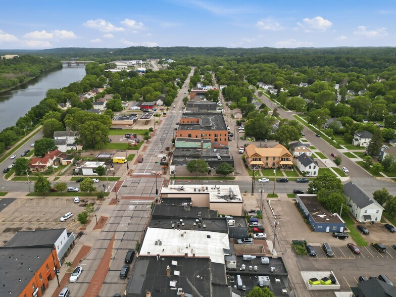 More Photos Of 442 Water St, Eau Claire Bar For Sale