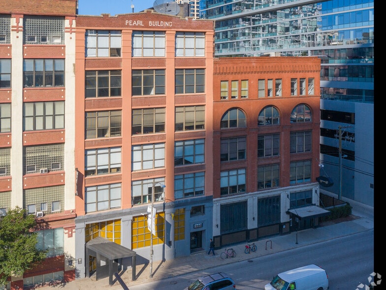 Primary Photo Of 222 W Ontario St, Chicago Loft Creative Space For Lease