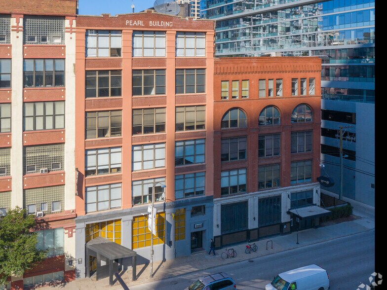 Primary Photo Of 222 W Ontario St, Chicago Loft Creative Space For Sale