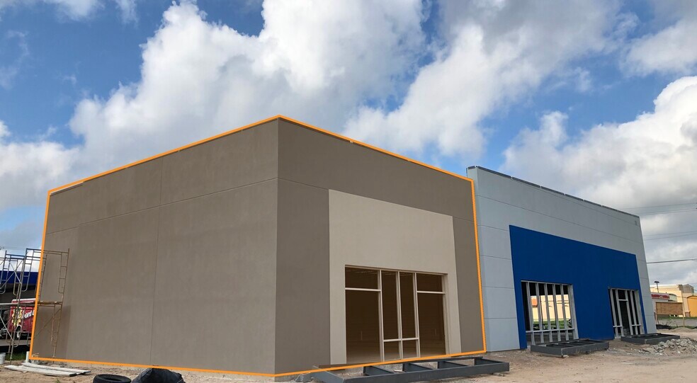 More Photos Of 835 W Del Oro Ln, Pharr General Retail For Sale