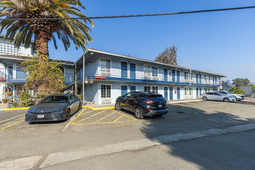 More Photos Of 4 Mariposa St, Vallejo Hotel For Sale