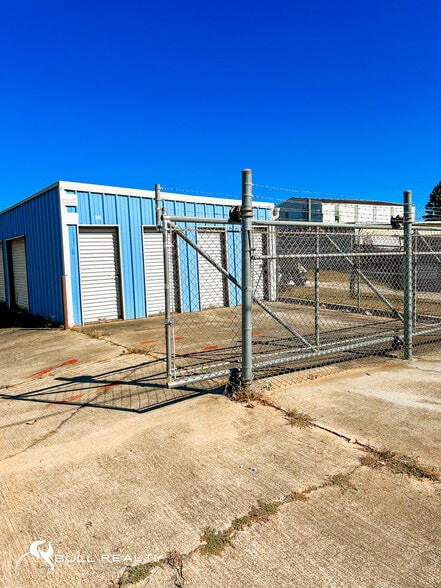 More Photos Of 2570 Flat Shoals Rd SE, Conyers Self Storage For Sale