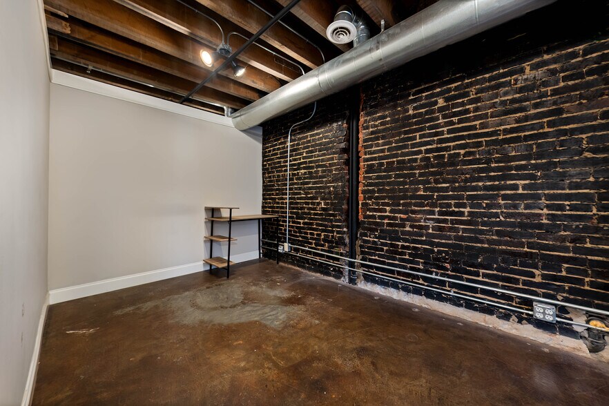 More Photos Of 247 Broad St, Kingsport Loft Creative Space For Sale