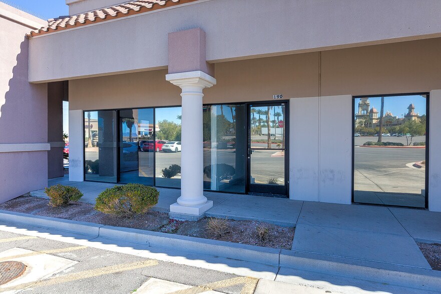 More Photos Of 565 Marks St, Henderson Unknown For Lease