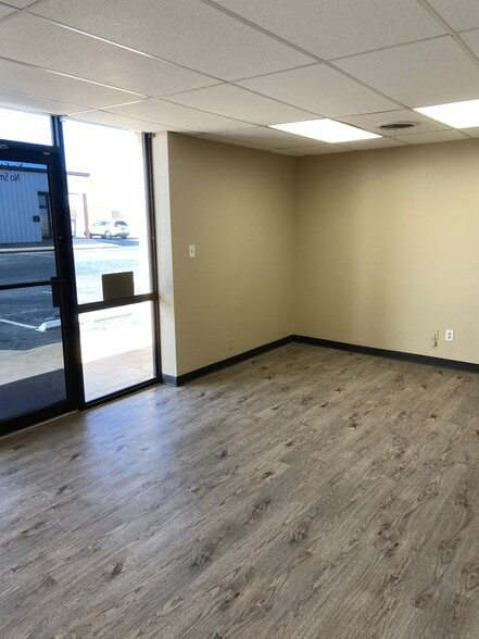 More Photos Of 1233 Tracy Lynn St, Abilene Flex For Lease