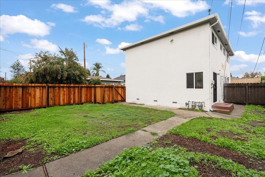 More Photos Of 688 Grove Way, Hayward Apartments For Sale